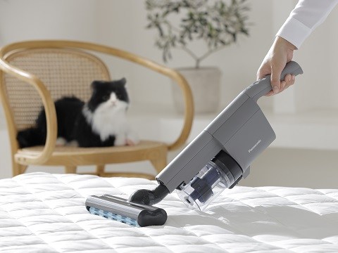 (image for) Panasonic MC-SB53K Slim Tangle-Free Stick Type Cordless Vacuum Cleaner